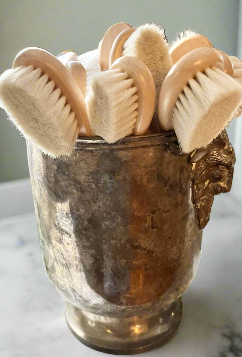 Soft Facial Cleansing Brush – Gentle Exfoliating Skin Tool