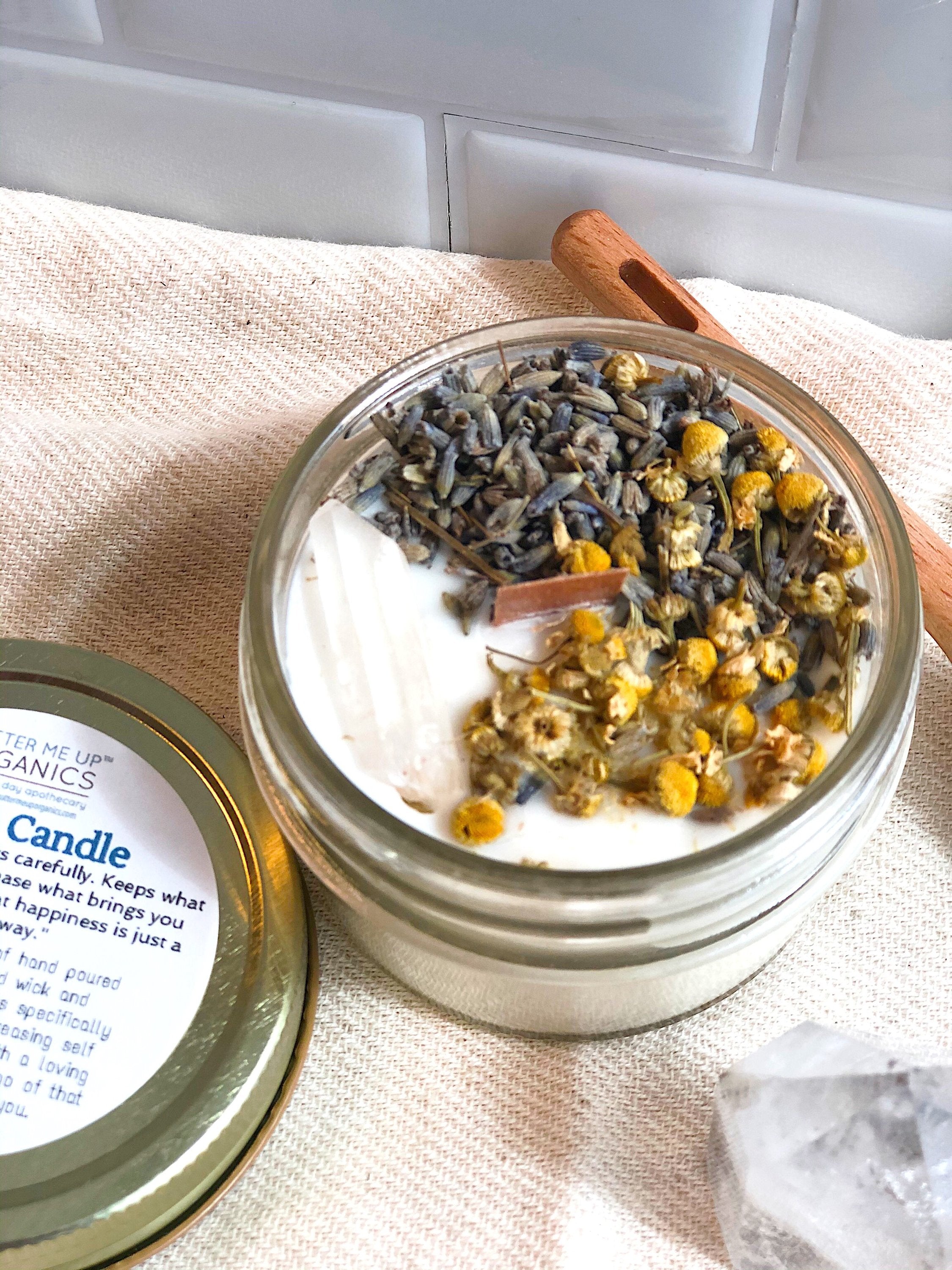 Serenity Candle – Lavender & Chamomile Crystal Intention Candle