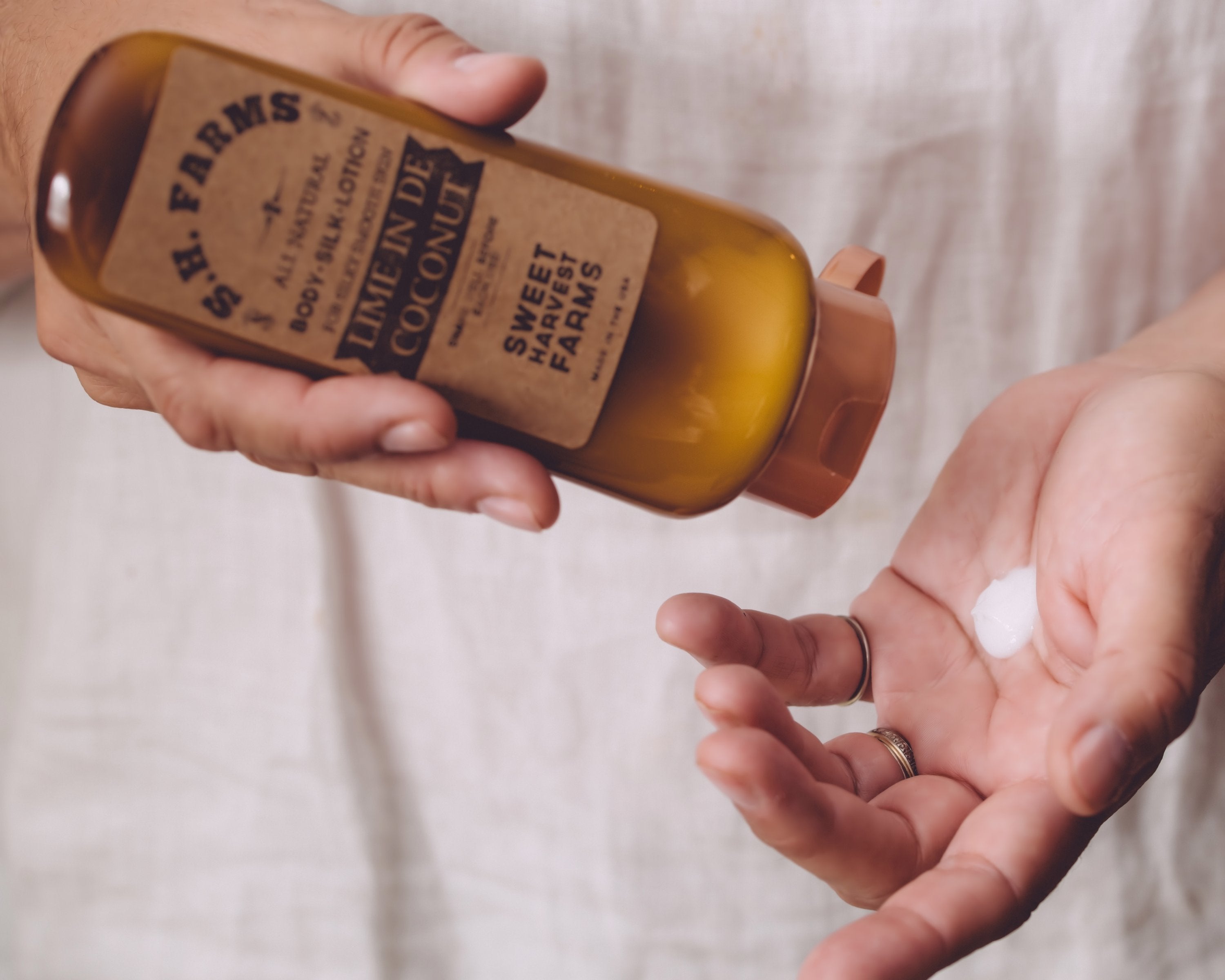 Body Silk – Organic Hydrating Lotion for Soft, Nourished Skin