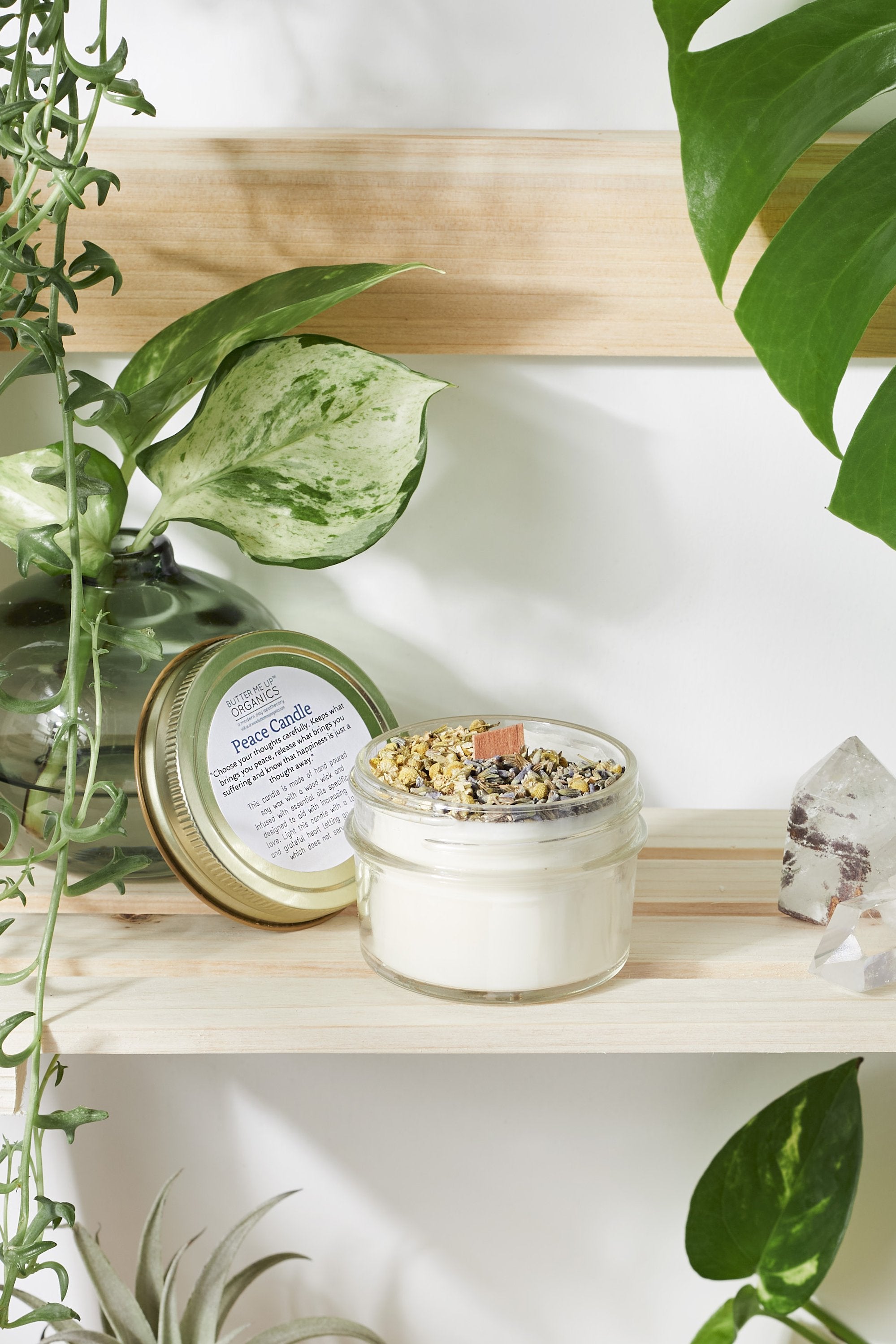 Serenity Candle – Lavender & Chamomile Crystal Intention Candle