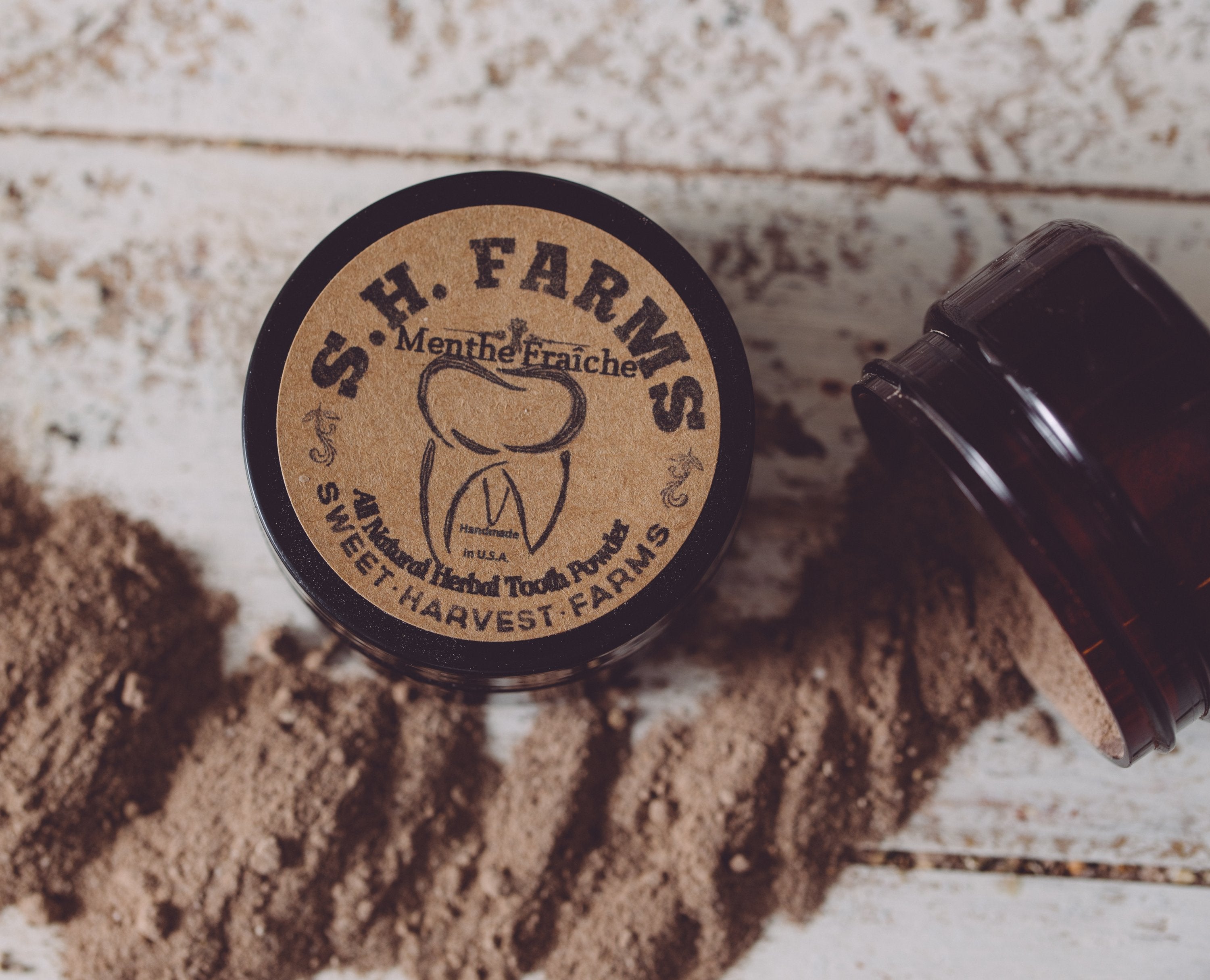 Organic Tooth Powder – Fluoride-Free & Re-mineralizing