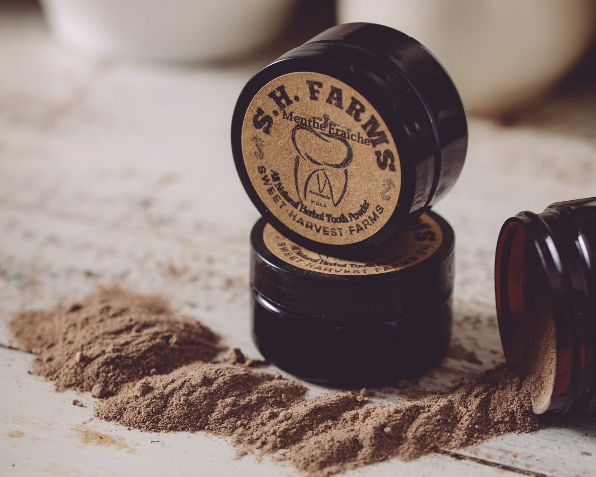 Organic Tooth Powder – Fluoride-Free & Re-mineralizing